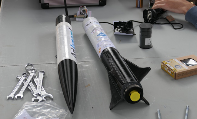 Cohete en fase de montaje